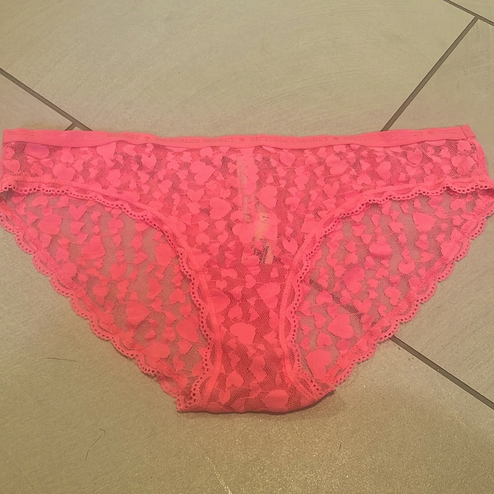NWT vintage Victoria’s Secret lace panty L
